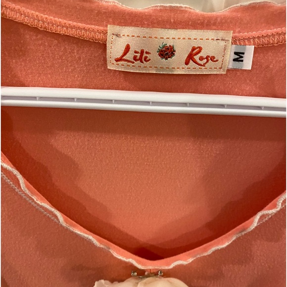 PRETTY SIZE MEDIUM PEACH WITH CREAM ACCENTS LONG SLEEVE T SHIRT V NECK - Picture 9 of 13